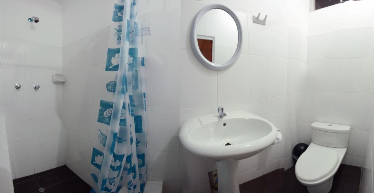 Hostal Casa Blanca Tarapoto Bilik gambar