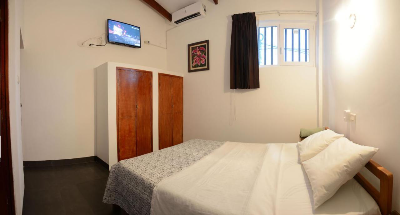 Hostal Casa Blanca Tarapoto Luaran gambar