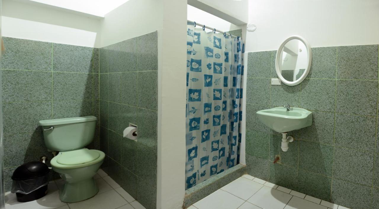 Hostal Casa Blanca Tarapoto Luaran gambar